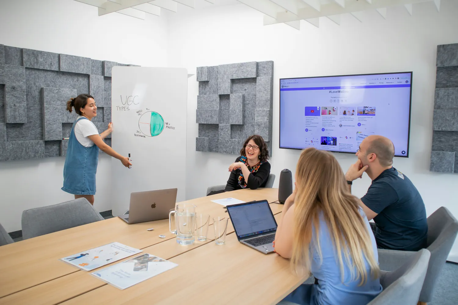 Applying Visual Storytelling Techniques for Clearer Workplace Messaging